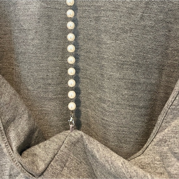 VENUS Pearl Open Back Gray Sweater Size Medium - Picture 4 of 5